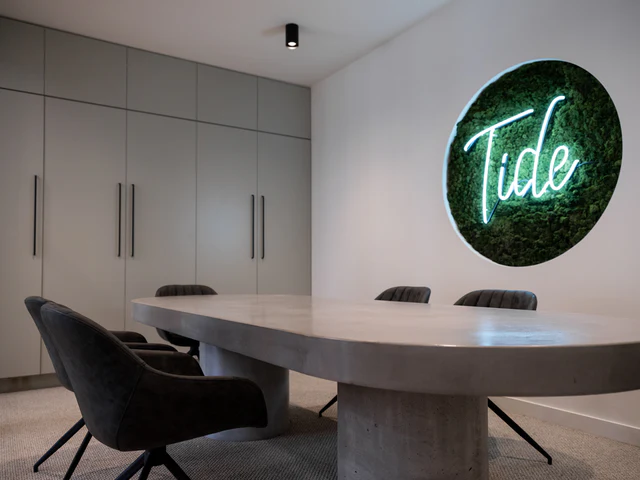 Tide Head Office project photograph 11